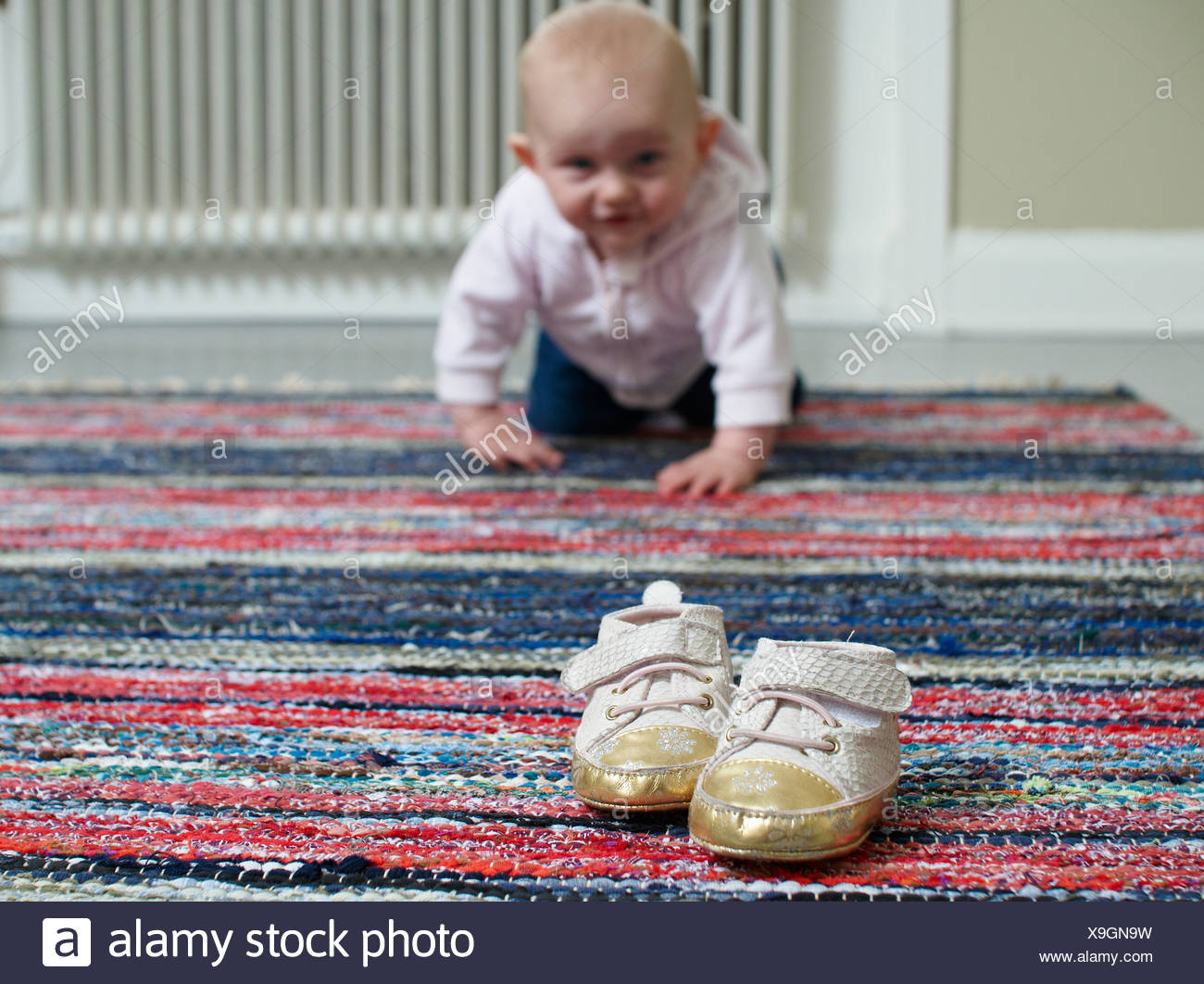 crawling shoes girl