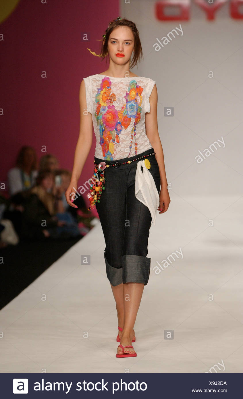 Boyd Ready To Wear London Spring Summer Fashion Show Model