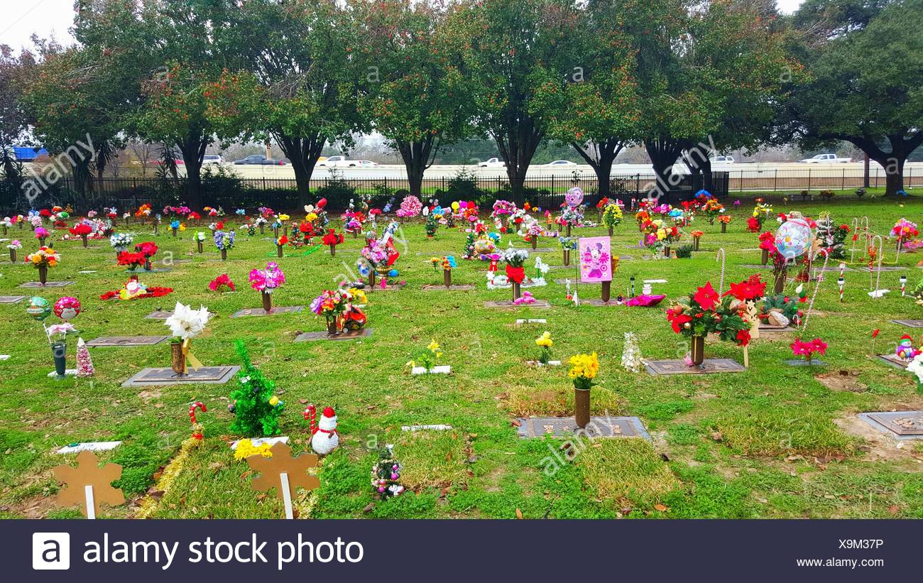 Graveyard With Flowers Stock Photos & Graveyard With Flowers Stock