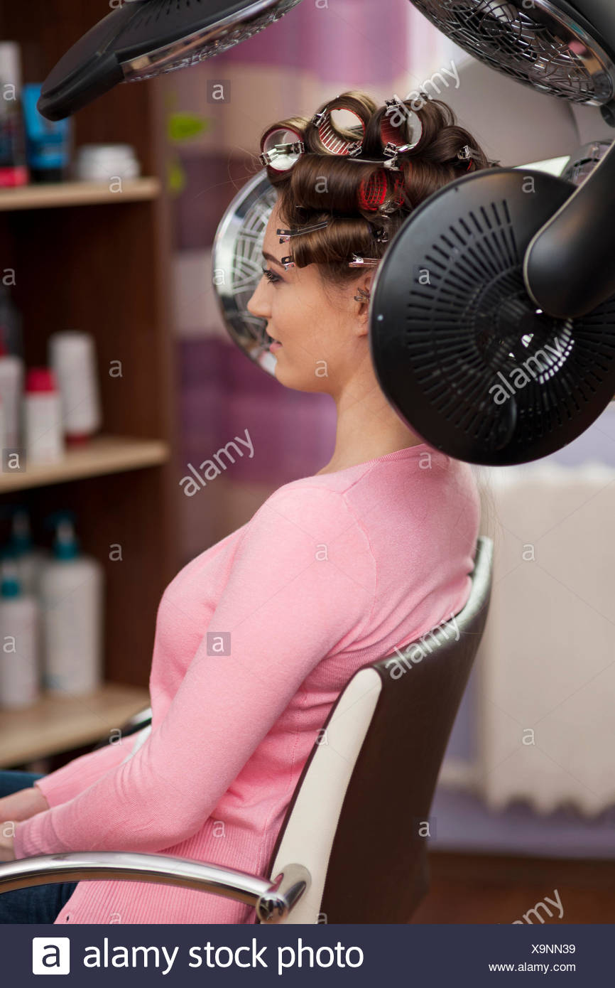Woman Under Hair Dryer Stock Photos & Woman Under Hair Dryer Stock Images Alamy