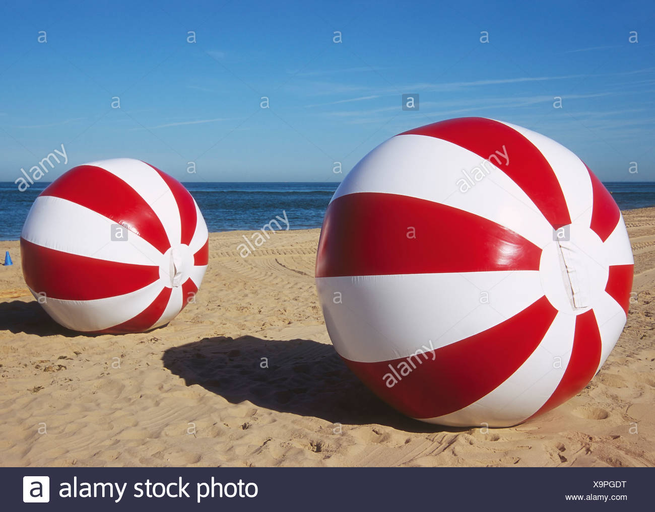 2 beach balls