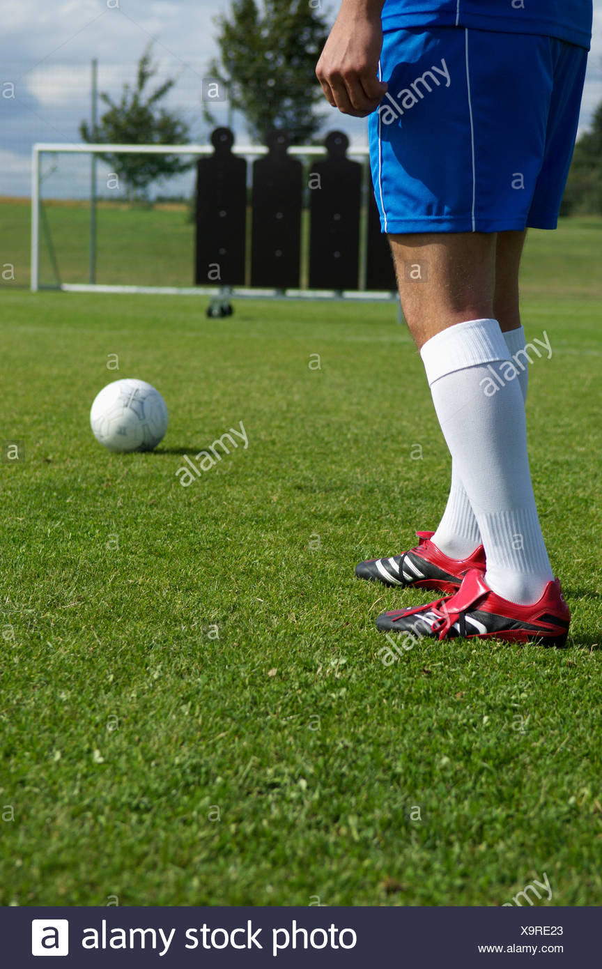 Free Kick Wall High Resolution Stock Photography and Images Alamy