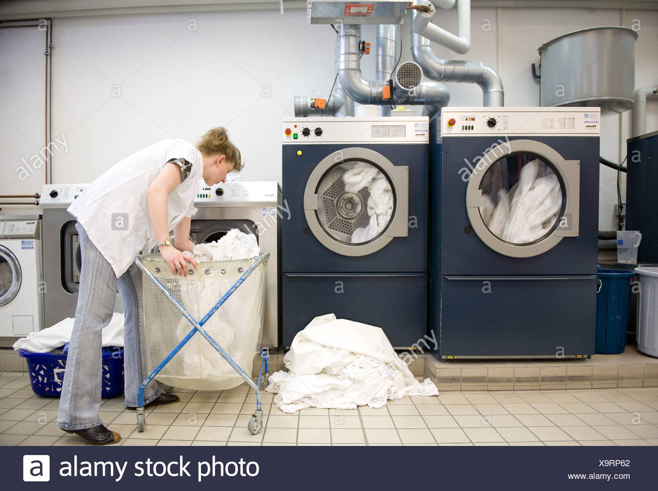 Laundry Laundress High Resolution Stock Photography and Images Alamy