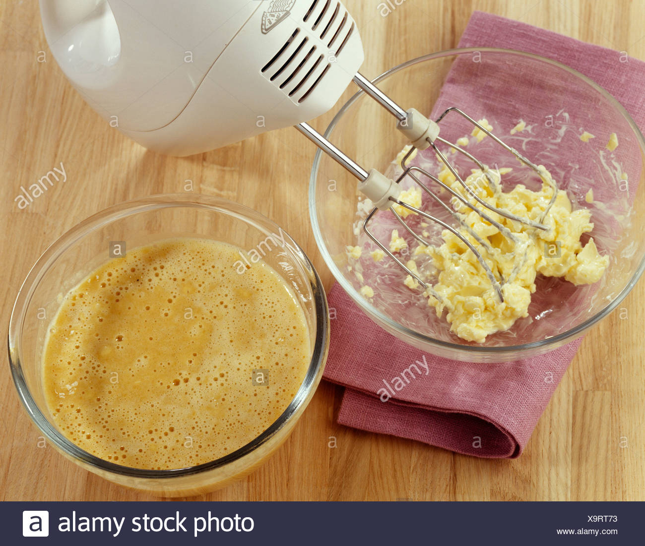 Electric Whisk Stock Photos & Electric Whisk Stock Images Alamy