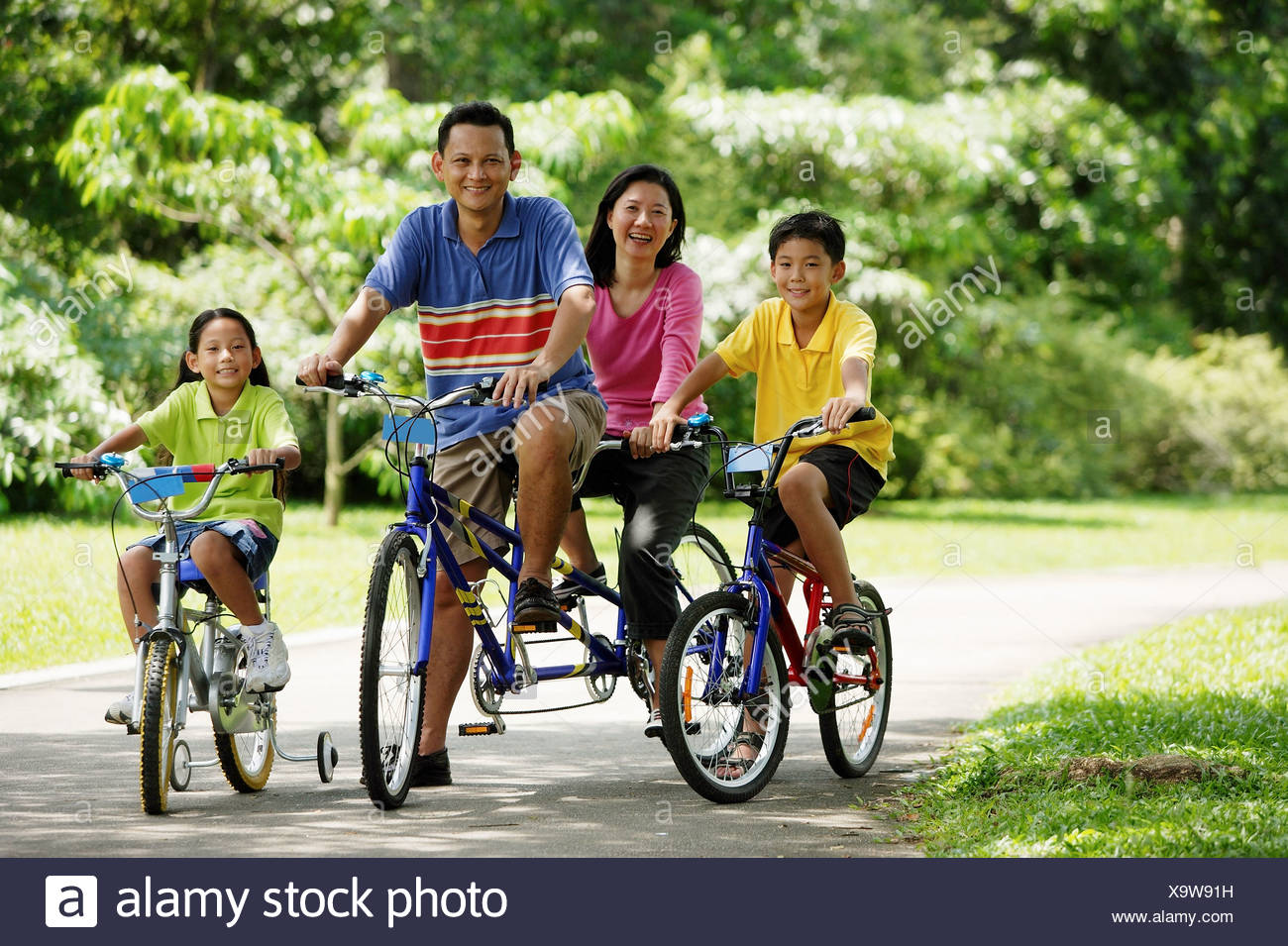 family riding bikes