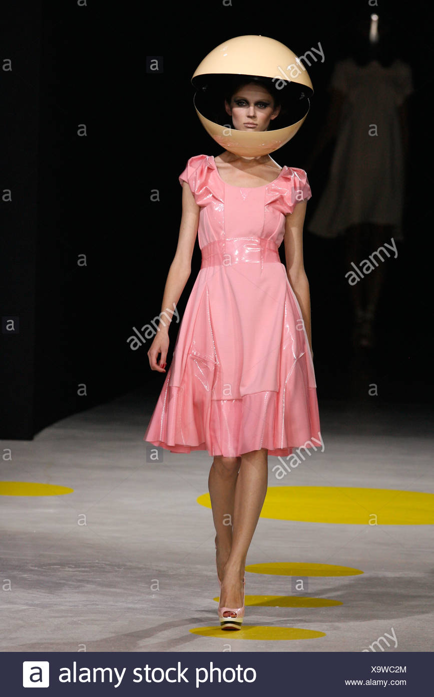 floaty pink dress