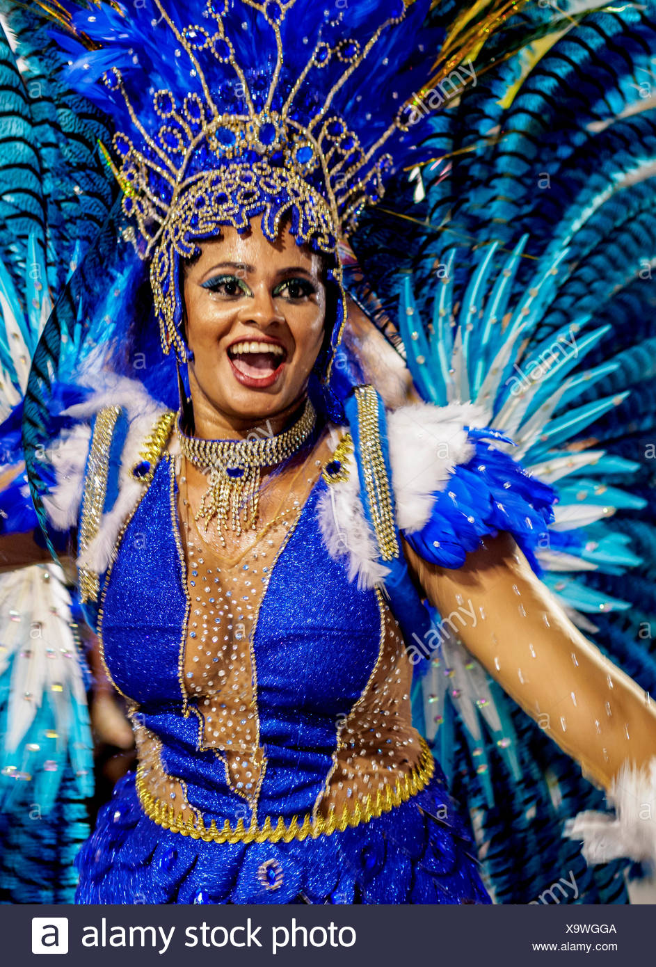 Samba Dancer In The Carnival Parade Rio De Janeiro Brazil Stock Photo Alamy Samba Dancer In The Carnival Parade Rio De Janeiro Brazil Stock Photo Alamy