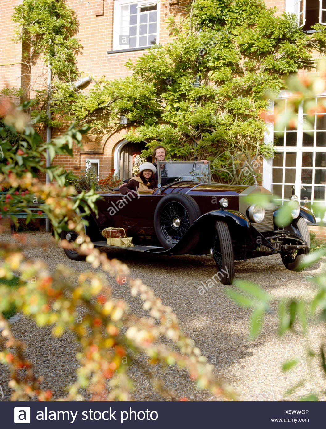 Page 2 Couple Vintage Car High Resolution Stock Photography And Images Alamy