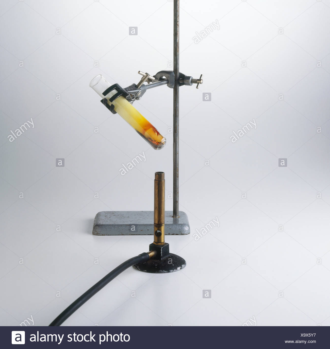 Bunsen Burner Test Tube Stock Photos & Bunsen Burner Test Tube Stock Images Alamy