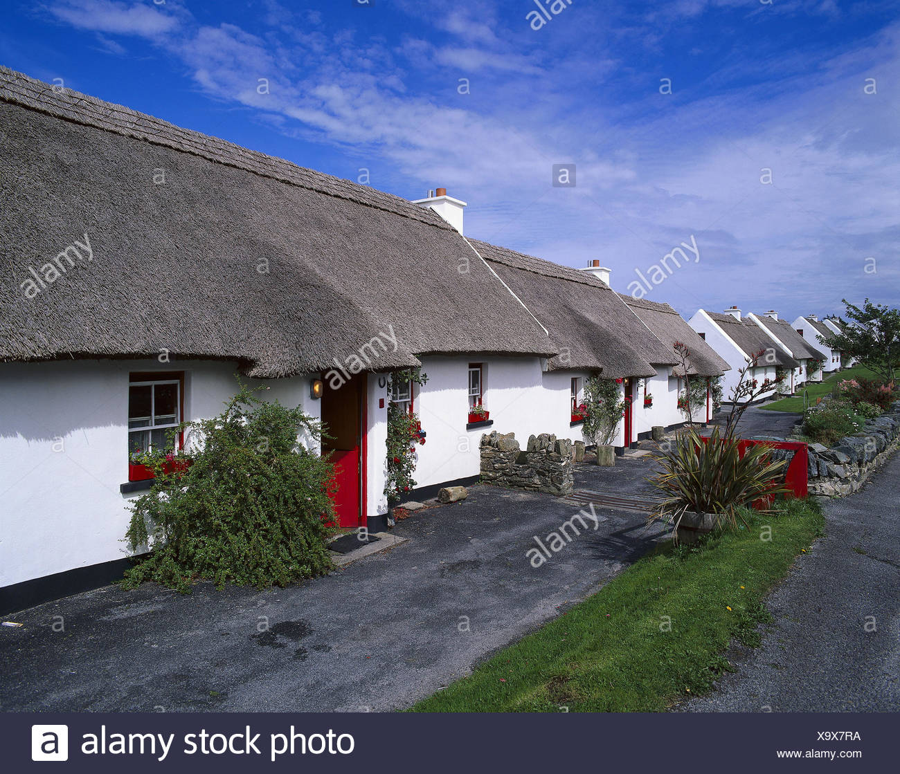 Ireland Galway Connemara Cottages Reetgedeckt Close Figure