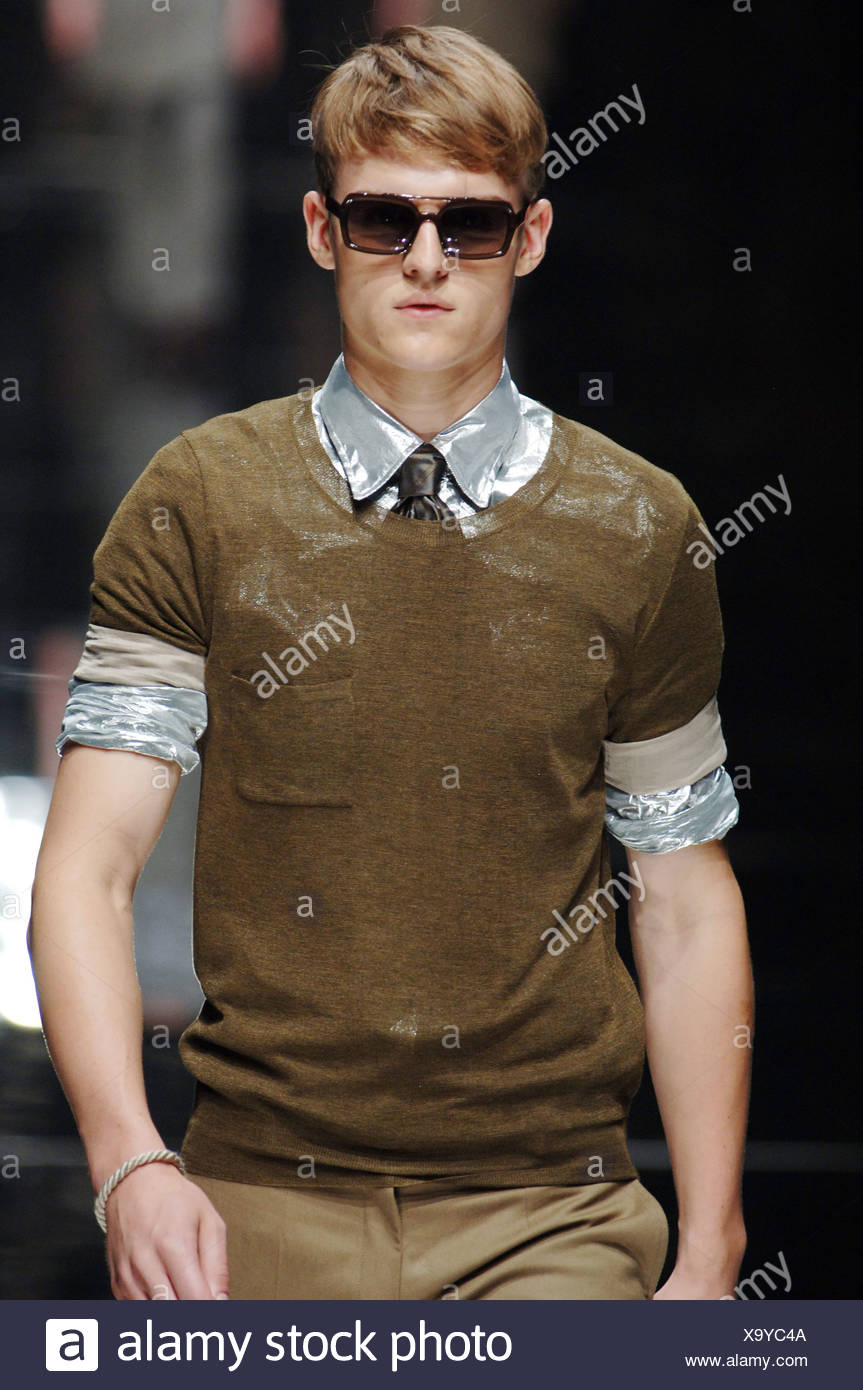 burberry tie silver