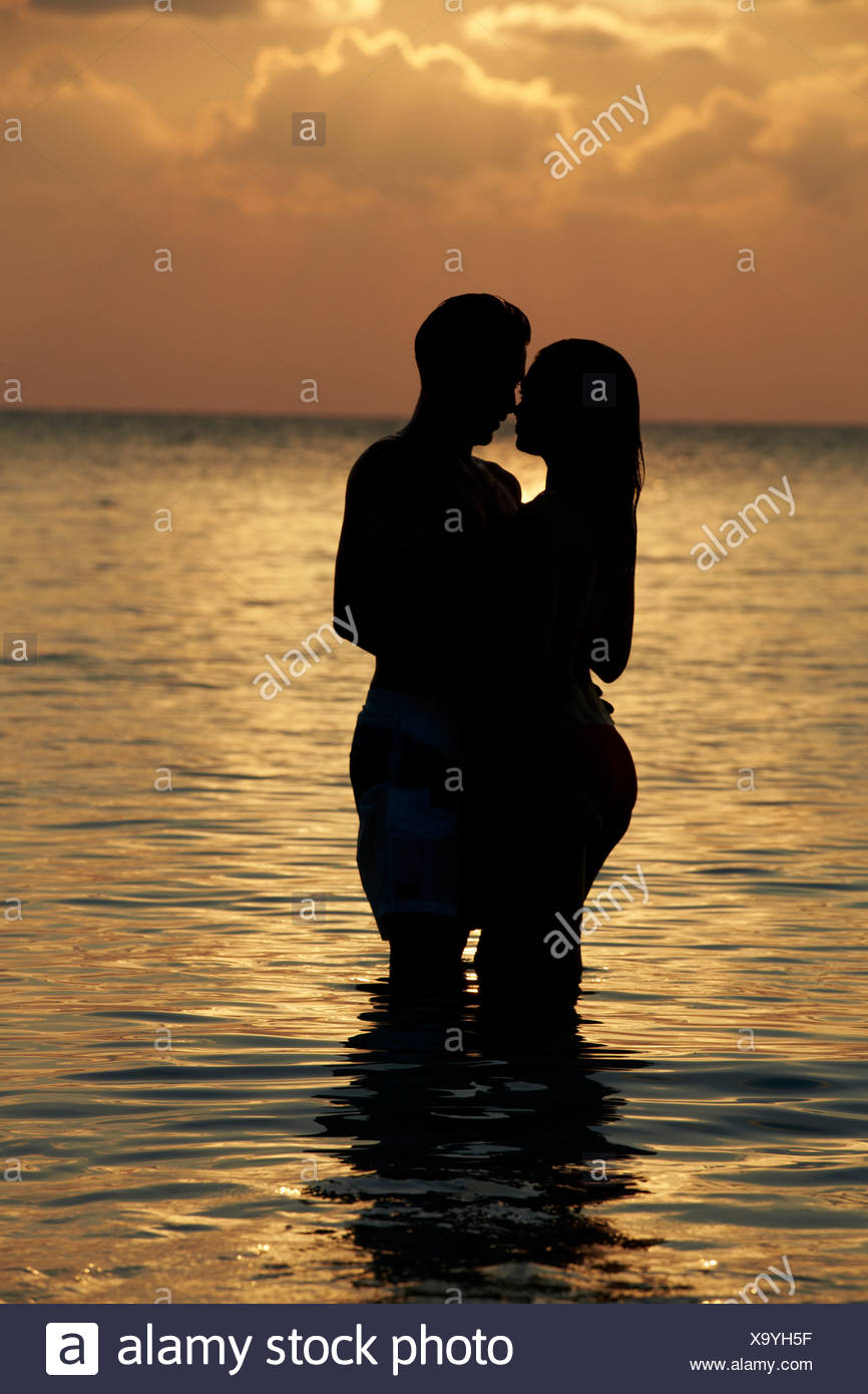 Romantic Couple Silhouette High Resolution Stock Photography and Images ...