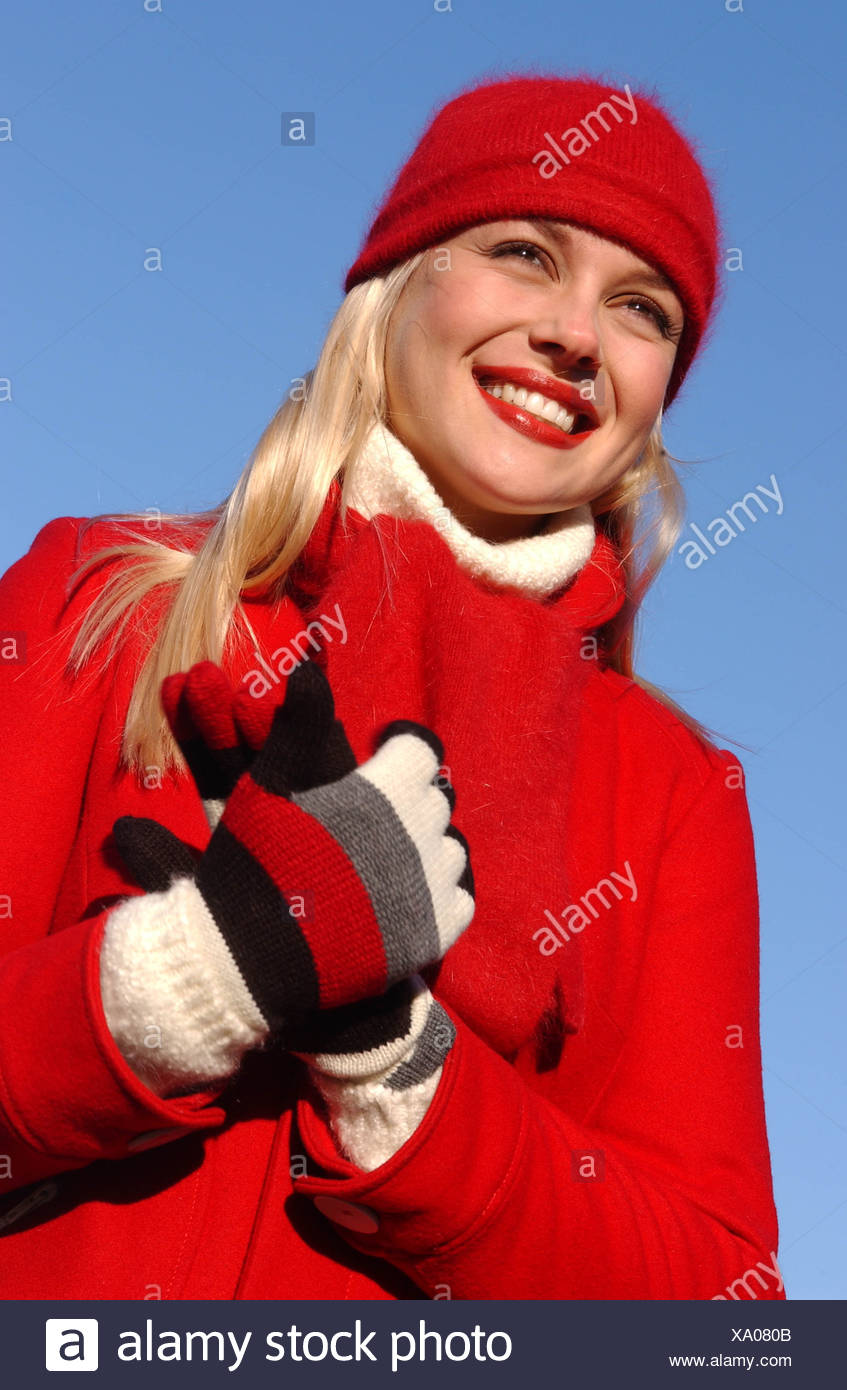cream scarf and gloves