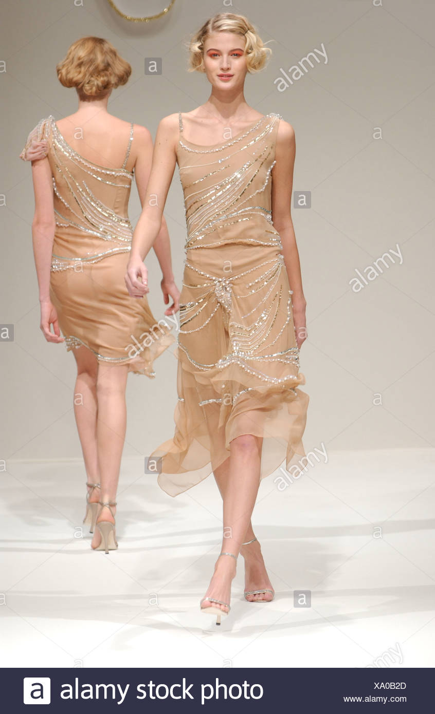Dinnegan Paris Ready To Wear Spring Summer Model Short Blonde