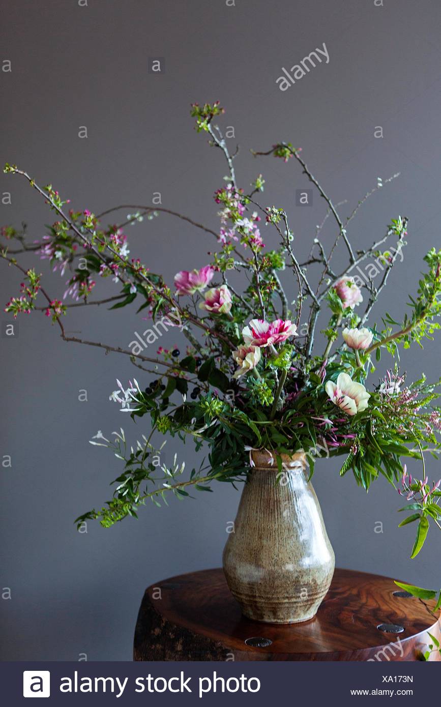Pretty Flowers Vase Table Stock Photos Pretty Flowers Vase Table