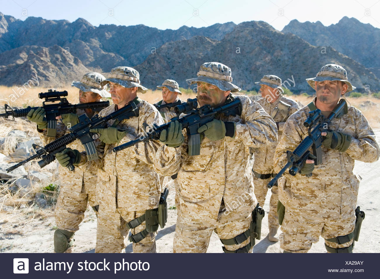 Teamwork Military Stock Photos & Teamwork Military Stock Images - Alamy