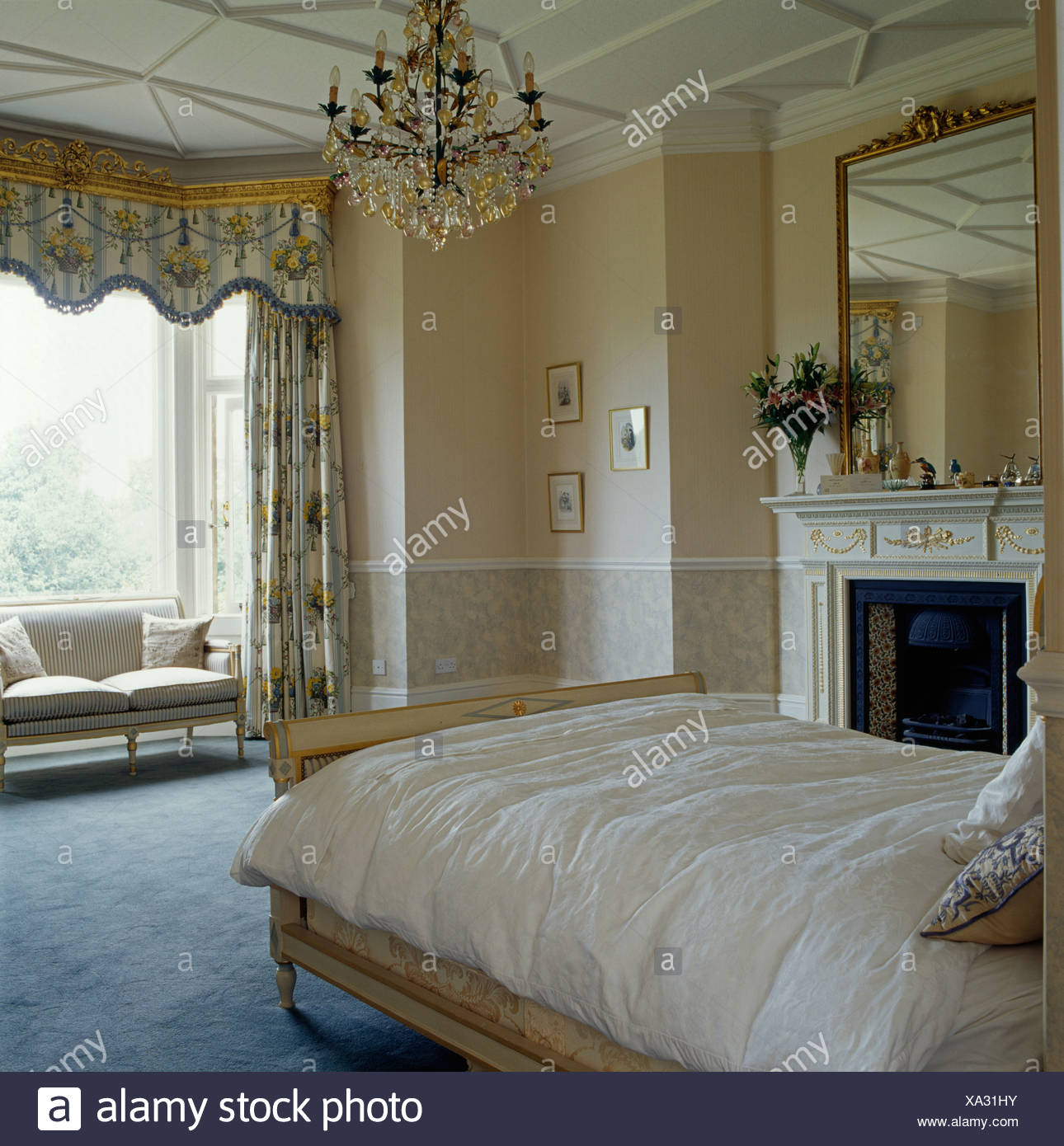 Interiors Traditional Bedrooms Chandeliers High Resolution Stock Photography And Images Alamy,Best Places To Travel In November And December