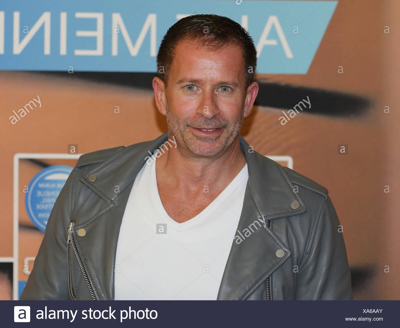 Singer Leonard Stock Photos & Singer Leonard Stock Images Alamy