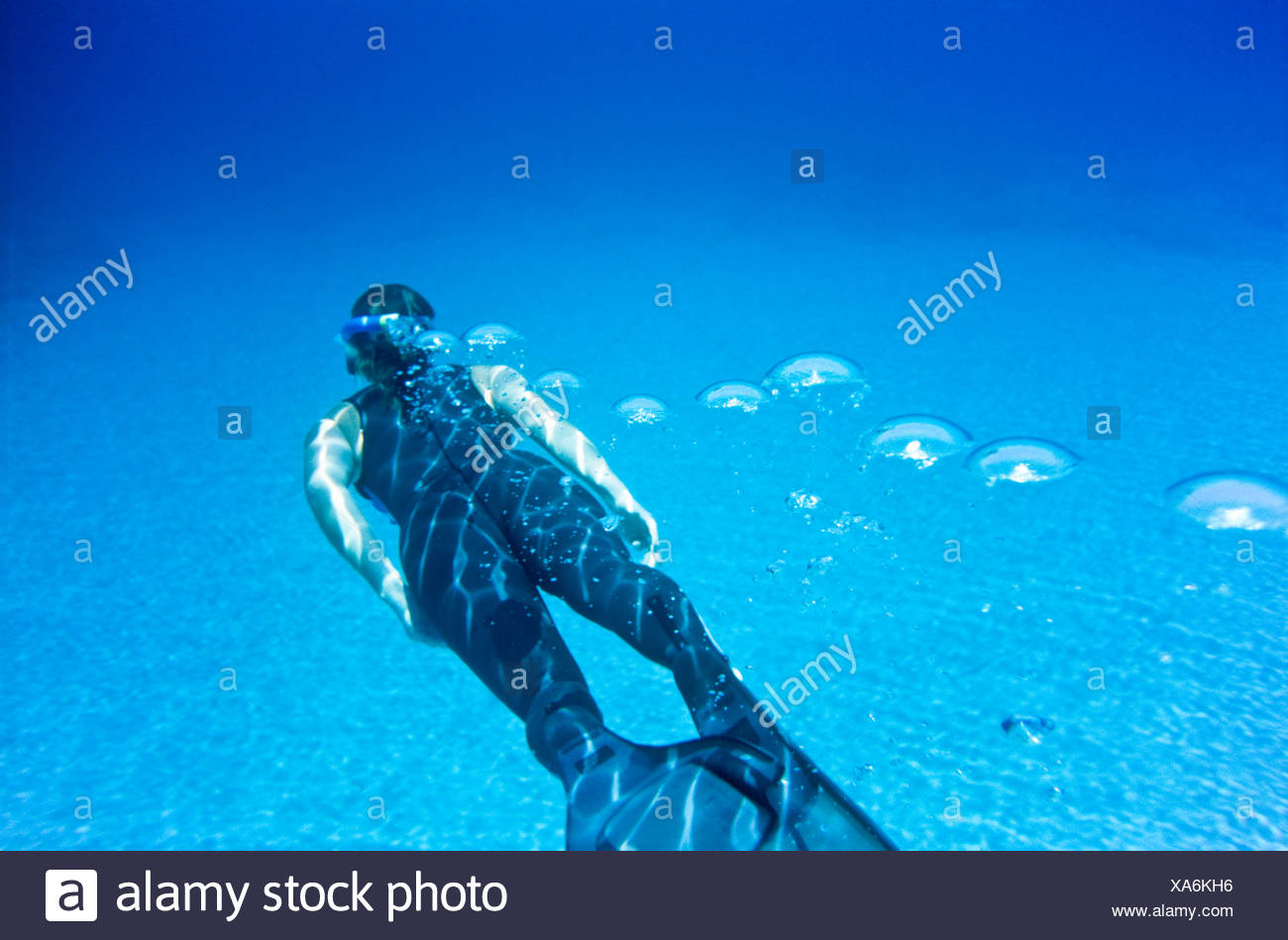 Woman Wetsuit Snorkel High Resolution Stock Photography and Images Alamy