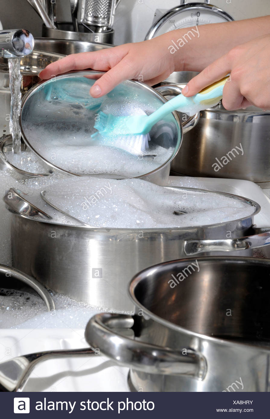 Washing Pans High Resolution Stock Photography and Images Alamy