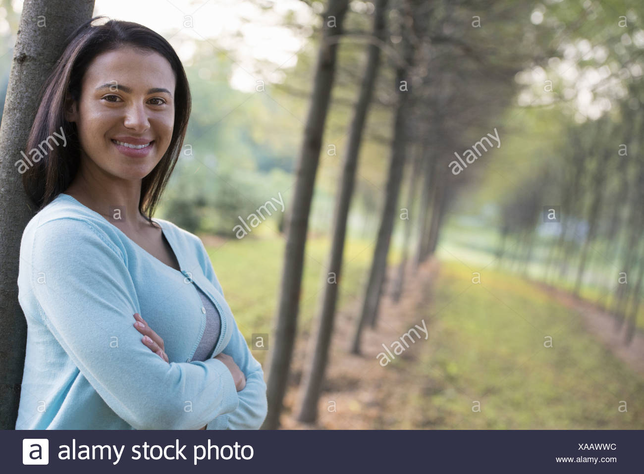 Folded Arms Woman High Resolution Stock Photography and Images - Alamy