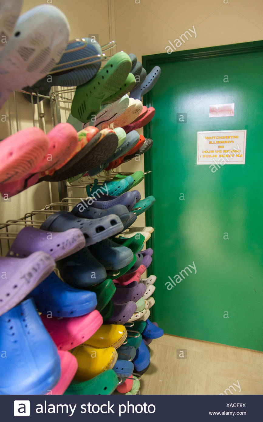 hospital clogs