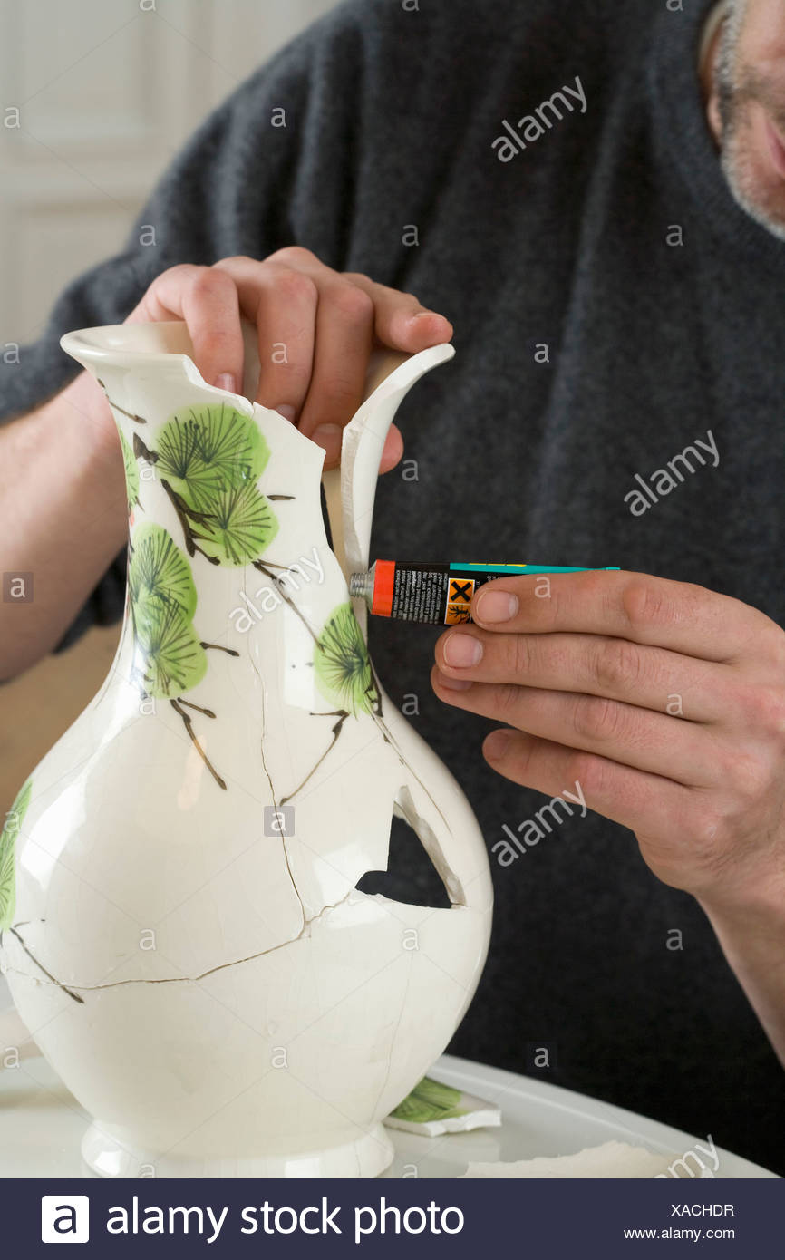 Cracked Vase High Resolution Stock Photography and Images Alamy