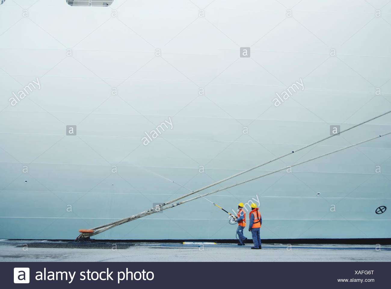 Ship Cleaning High Resolution Stock Photography and Images Alamy