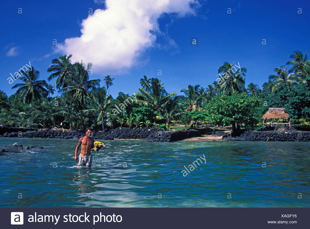 Samoan Wades Off Manono Island High Resolution Stock Photography and Images Alamy