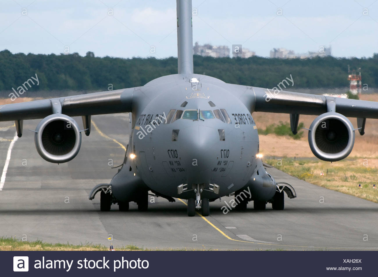 C 17 Globemaster High Resolution Stock Photography and ...