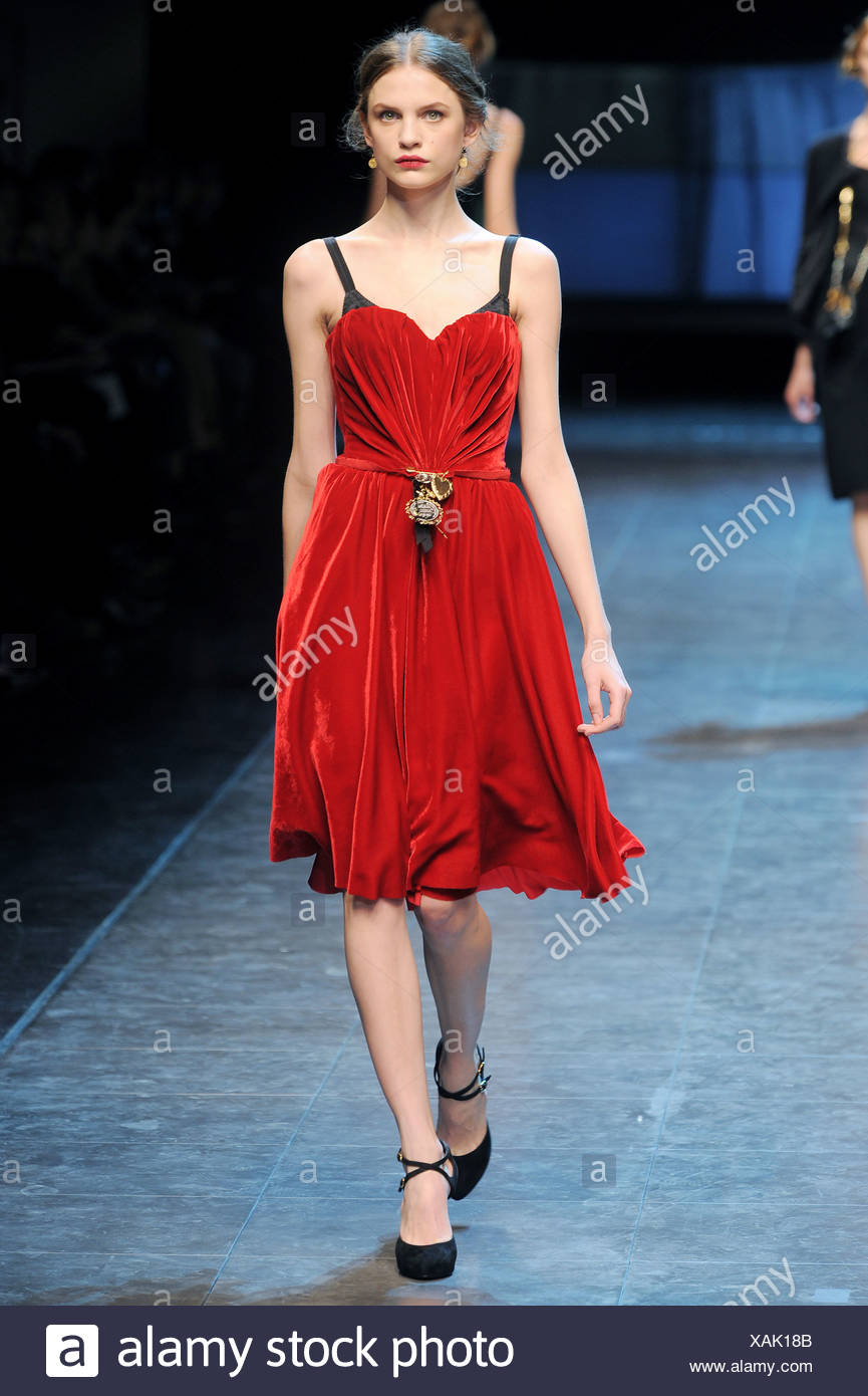 Red and Black Strapless Knee Length Dress