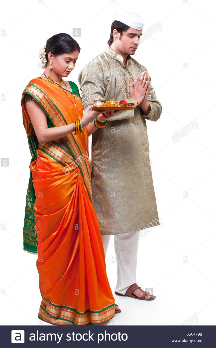 maharashtrian couple dress