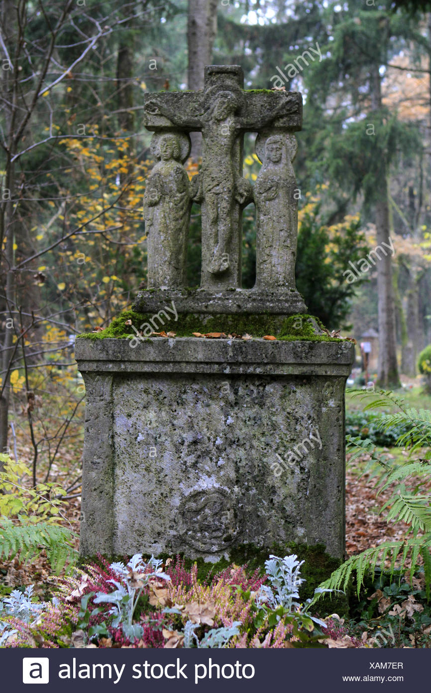 Geschmuecktes Grab auf einem Friedhof an Allerheiligen Stock Photo