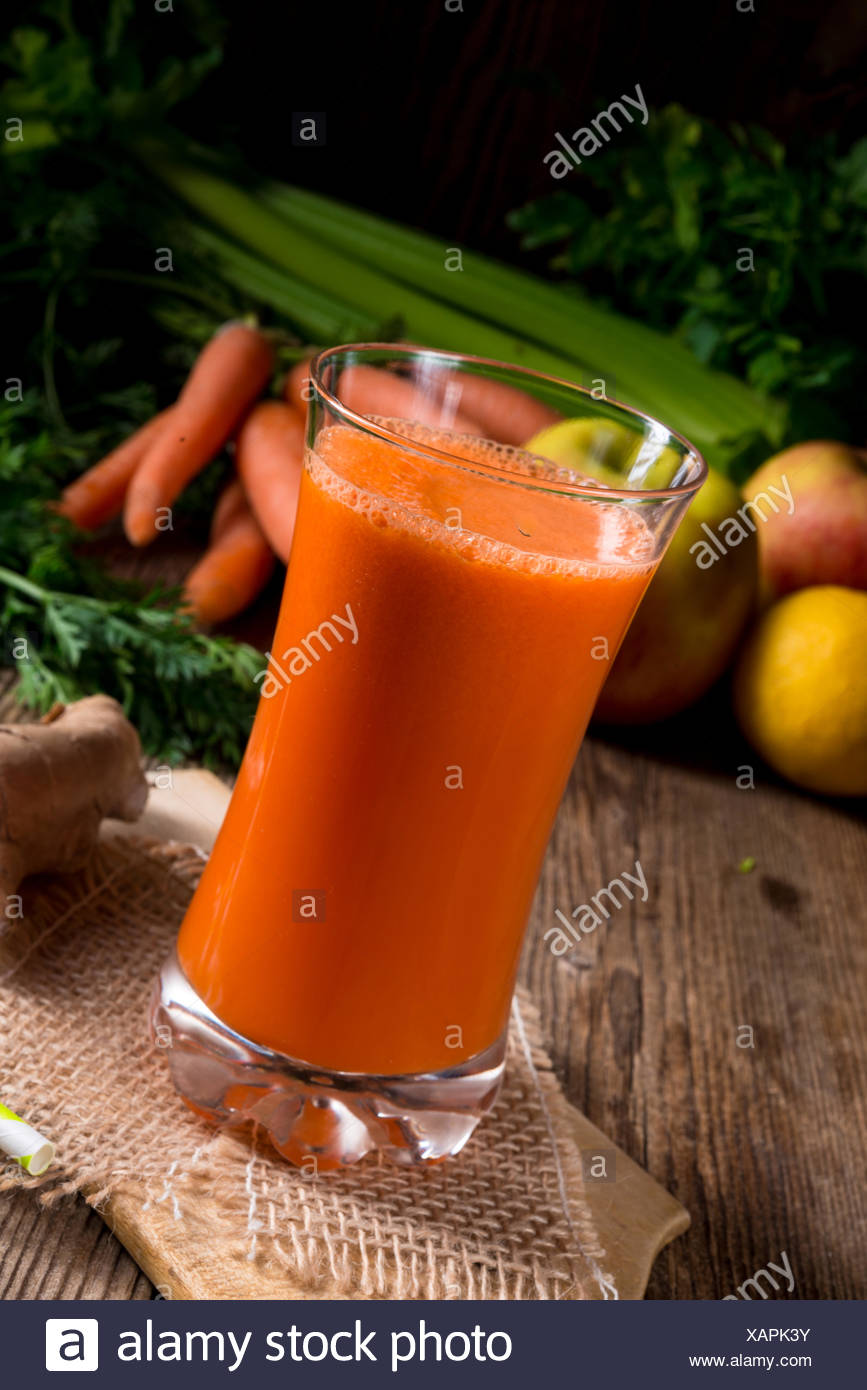 freshly squeezed carrot juice Stock Photo: 282010399 - Alamy