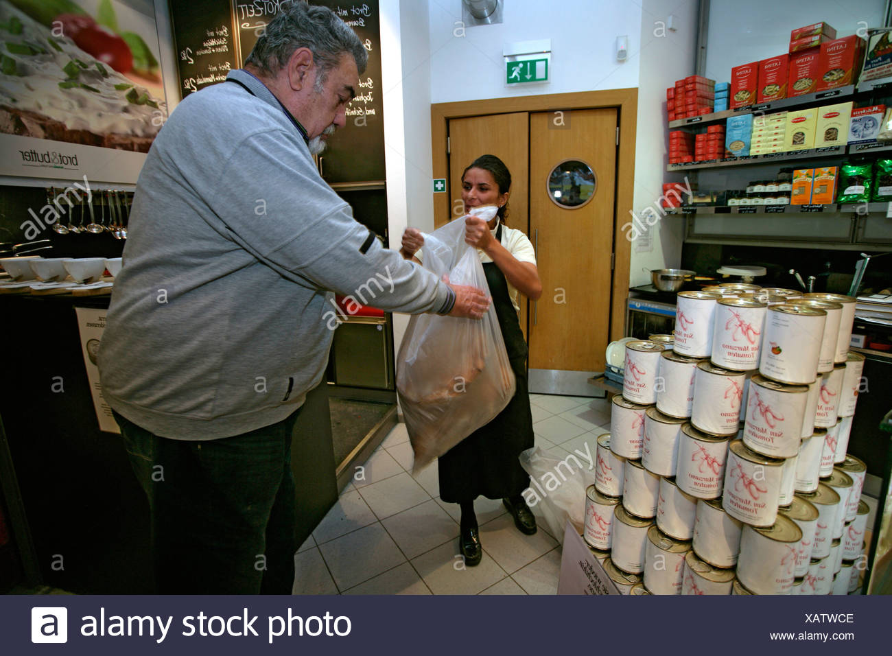 Berlin Food Bank Germany High Resolution Stock Photography and Images