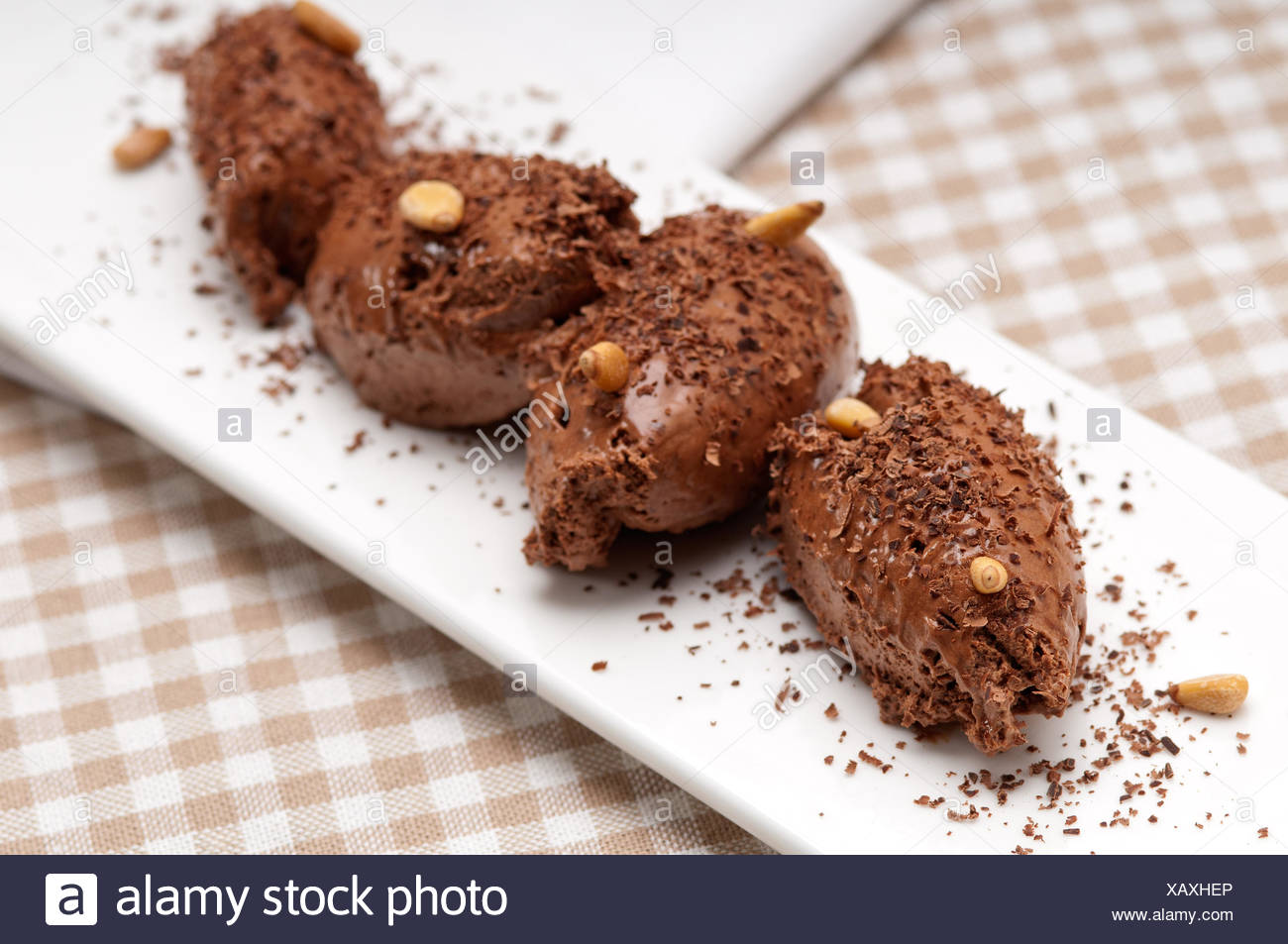 White Chocolate Mousse Quenelle High Resolution Stock Photography and Images Alamy
