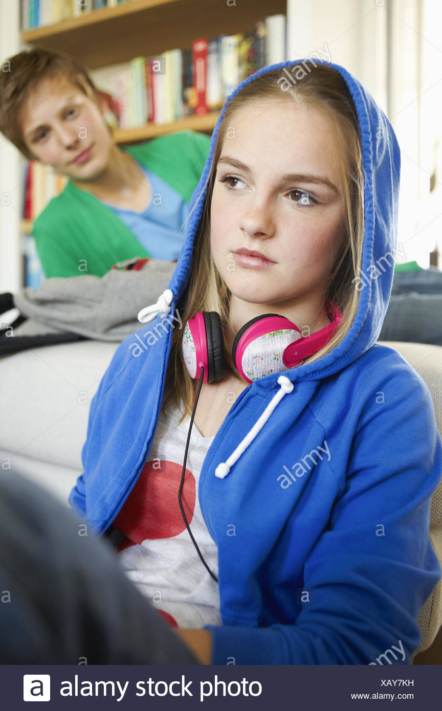 Small boy and nude teen girls picture — 4