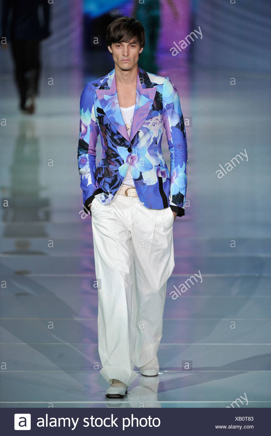 white baggy vest top