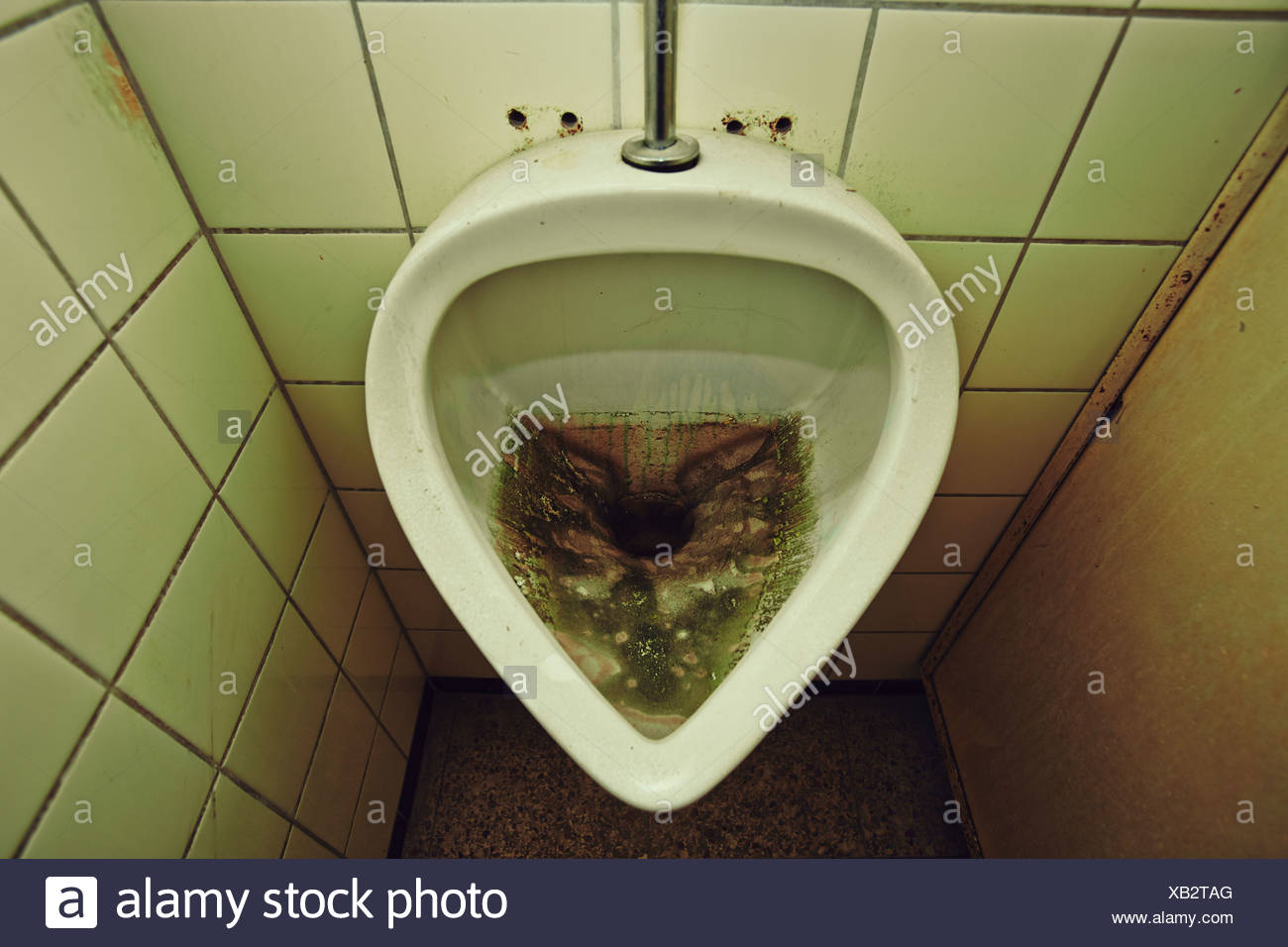 Old Urinal Stock Photos & Old Urinal Stock Images Alamy