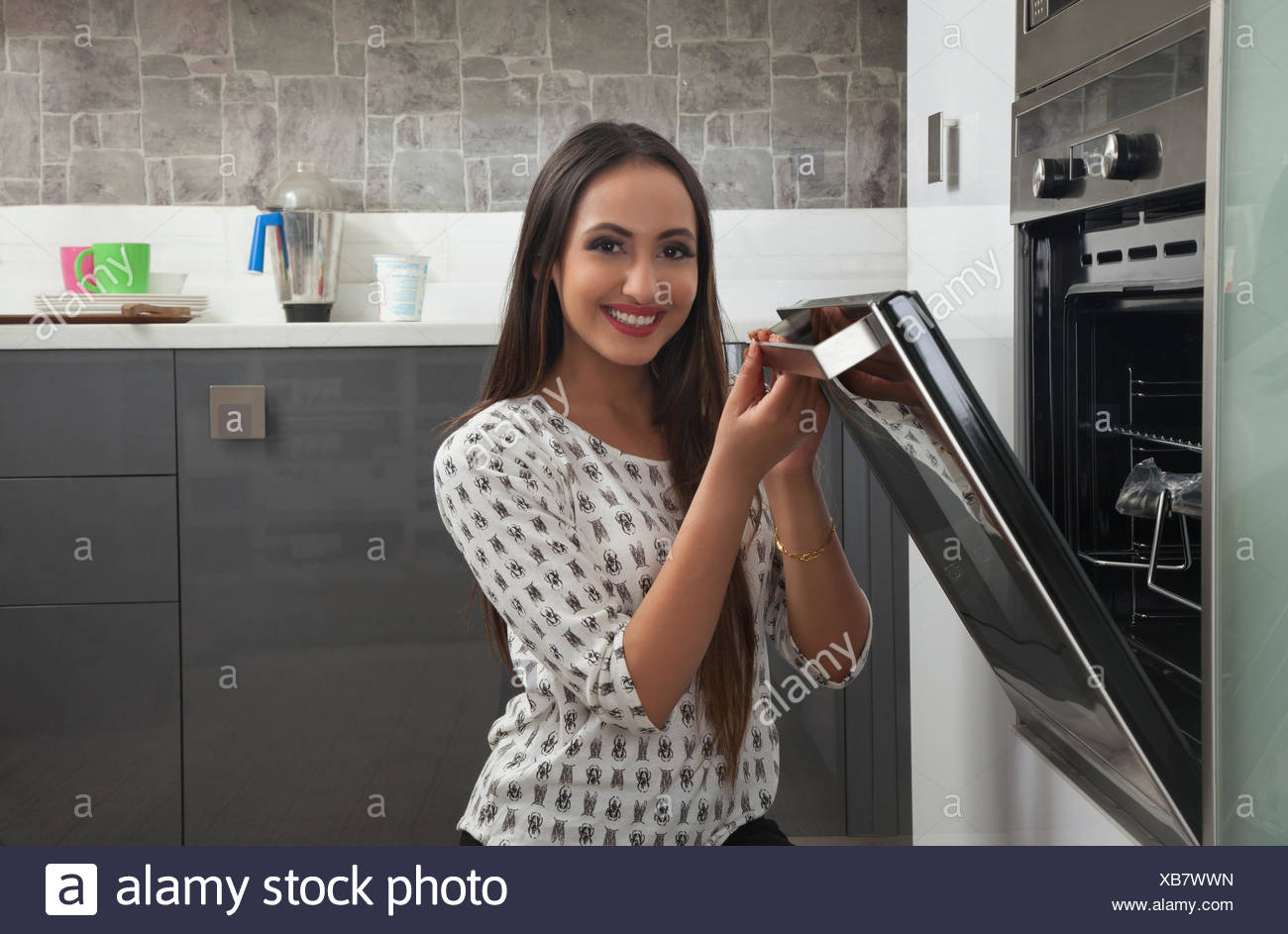 Oven Door High Resolution Stock Photography And Images Alamy