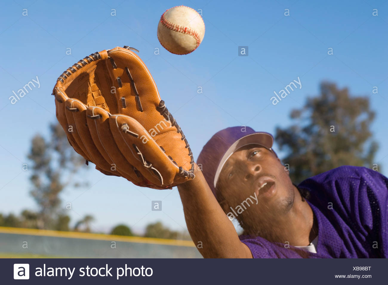 Outfielder Catching High Resolution Stock Photography and Images Alamy