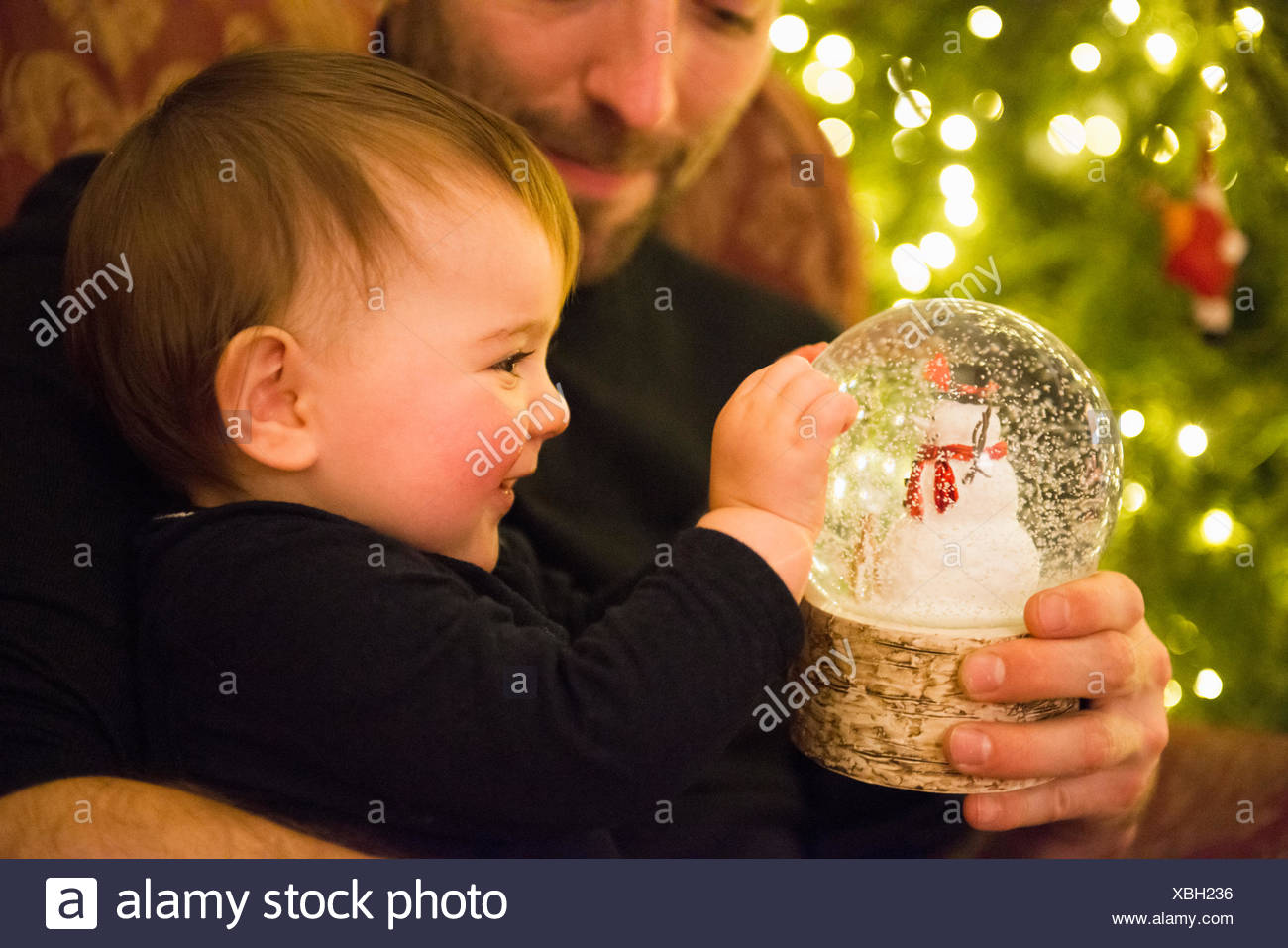 father daughter snow globes