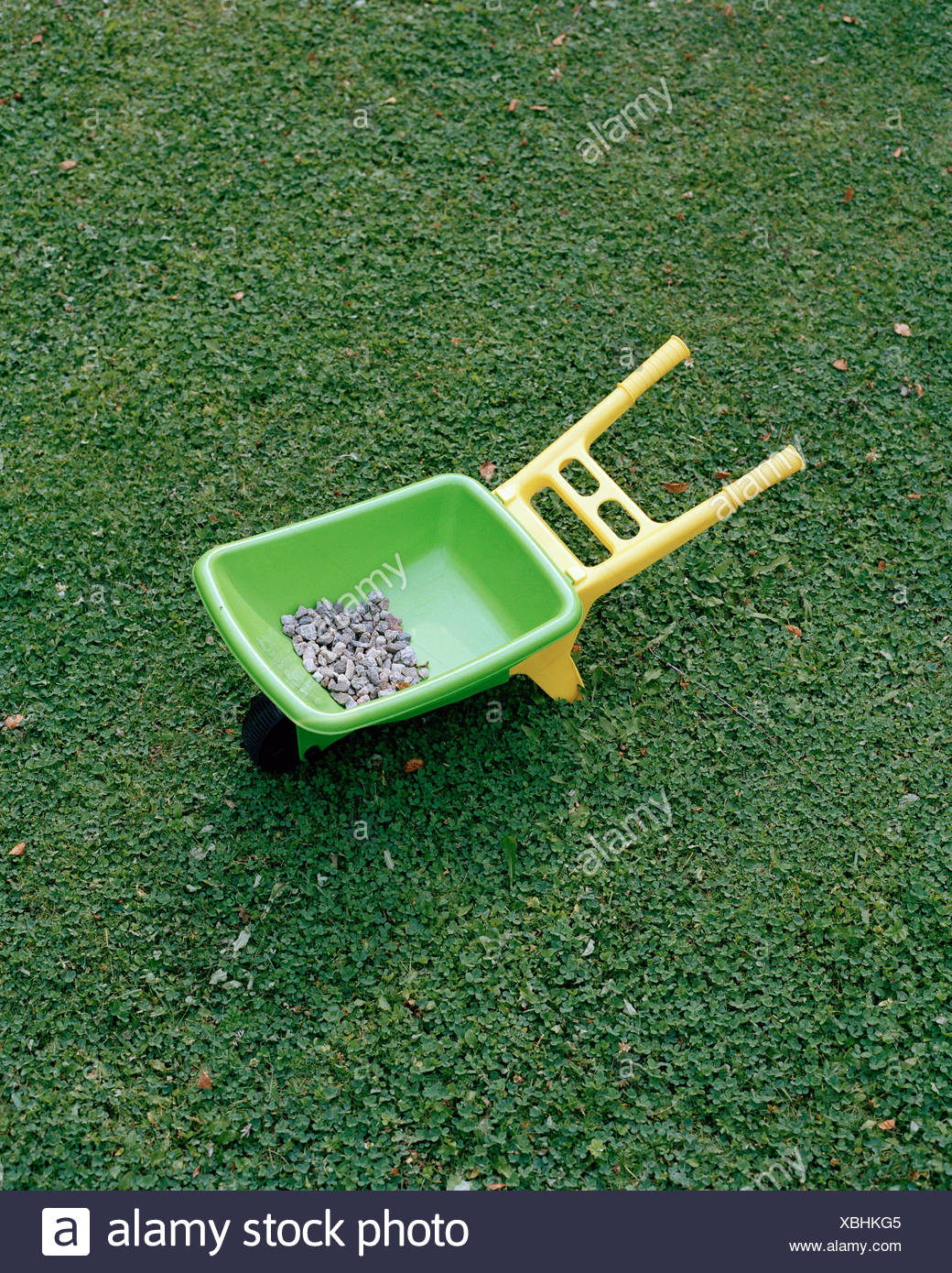 childrens plastic wheelbarrow