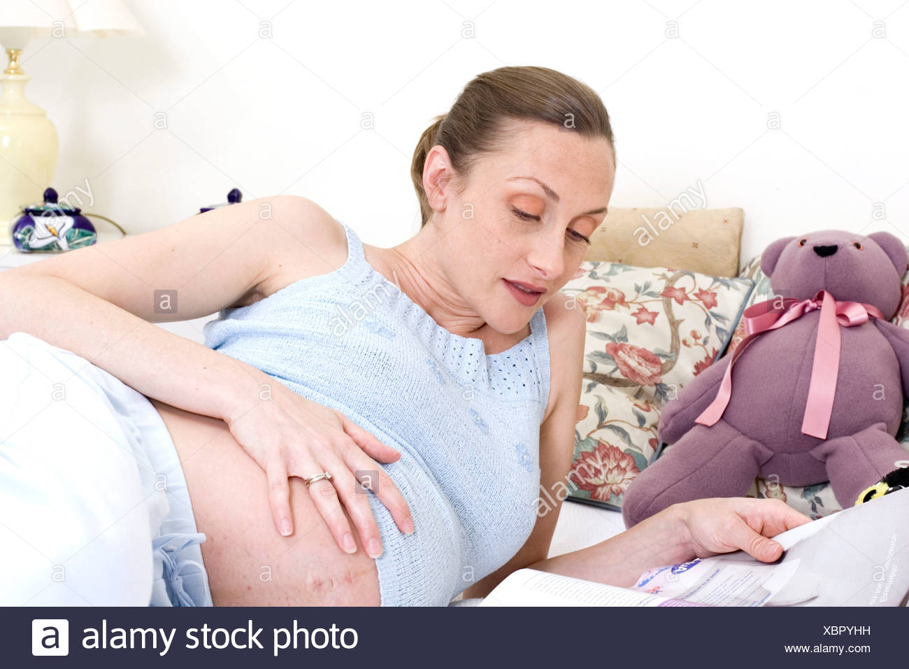 Woman Heavily Pregnant Lying On Stock Photos & Woman Heavily ... Woman Heavily Pregnant Lying On Stock Photos & Woman Heavily ...