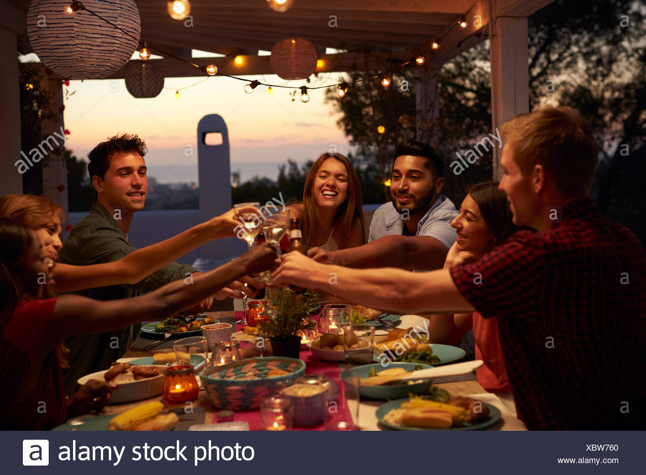 What To Make For Dinner Party / Friends Make Toast Dinner Party On Stock Photo Edit Now 562283791 : Best dinner party for 8 menu ideas from pin by the tomkat studio design real estate on parties.source image: