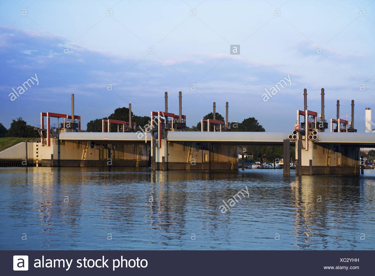 Flood Barrage Stock Photos & Flood Barrage Stock Images - Alamy