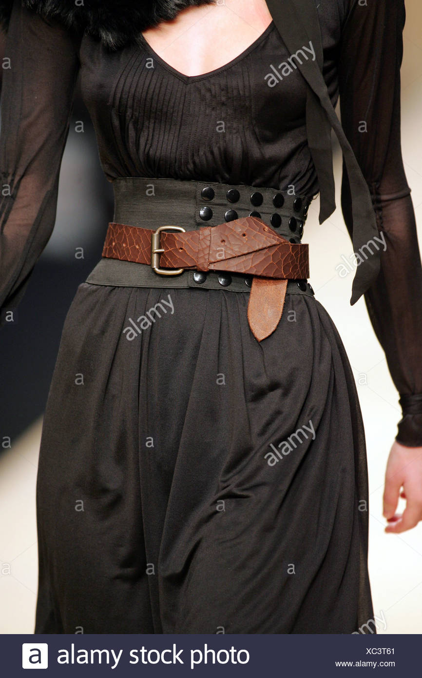 how to wear two belts