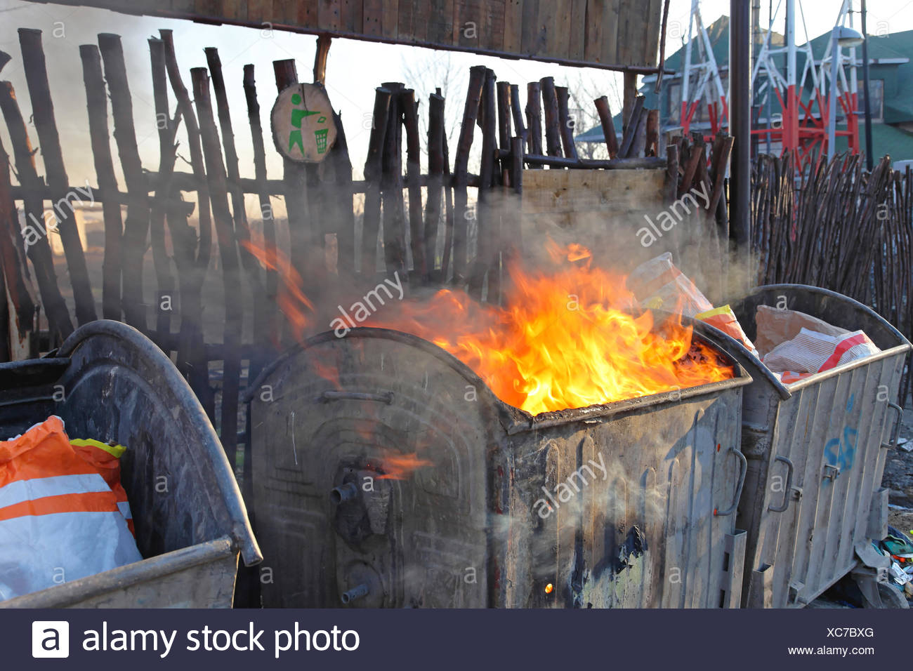 Dumpster Fire High Resolution Stock Photography and Images Alamy