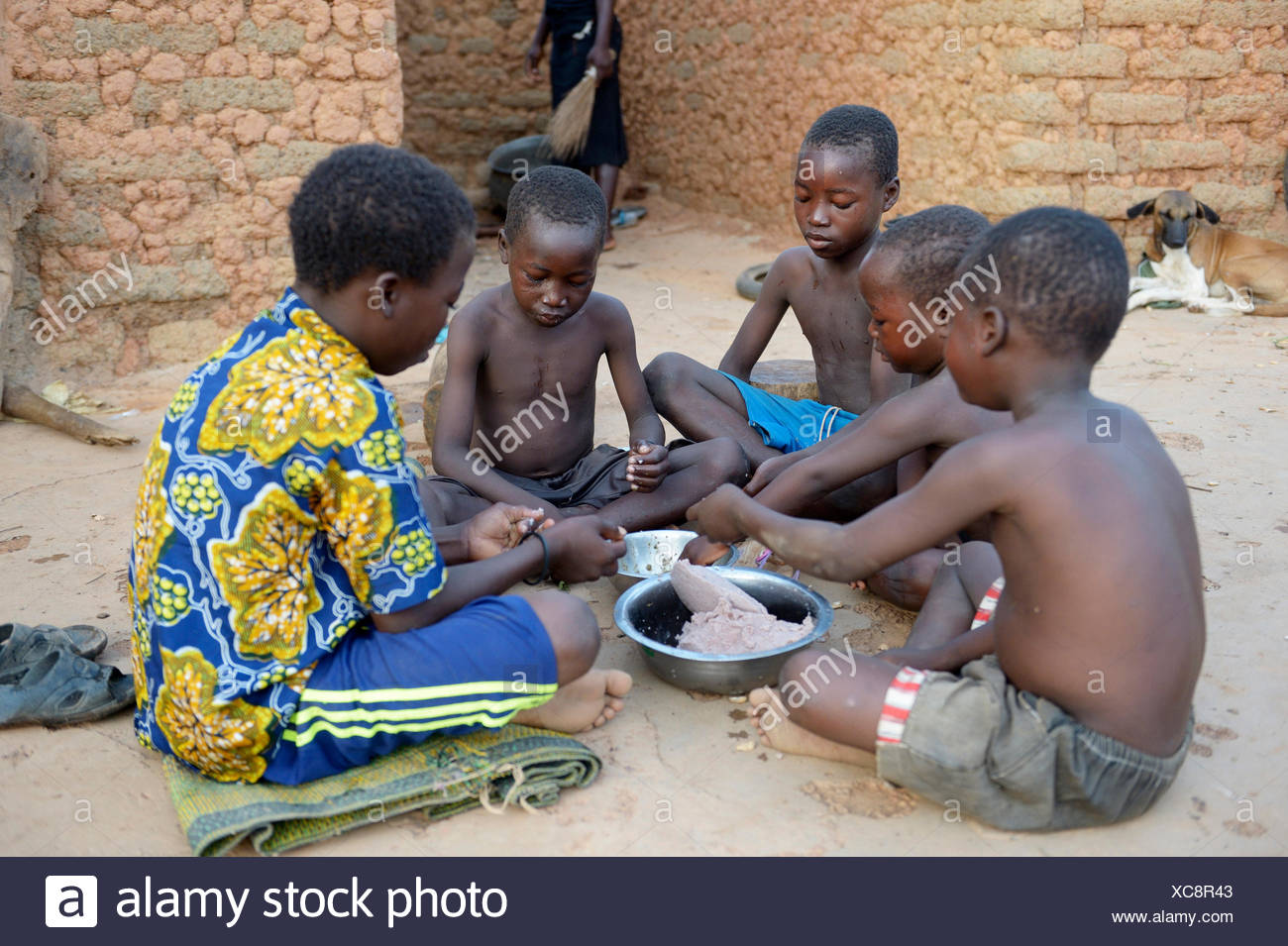 Poor Children Eating High Resolution Stock Photography and Images - Alamy