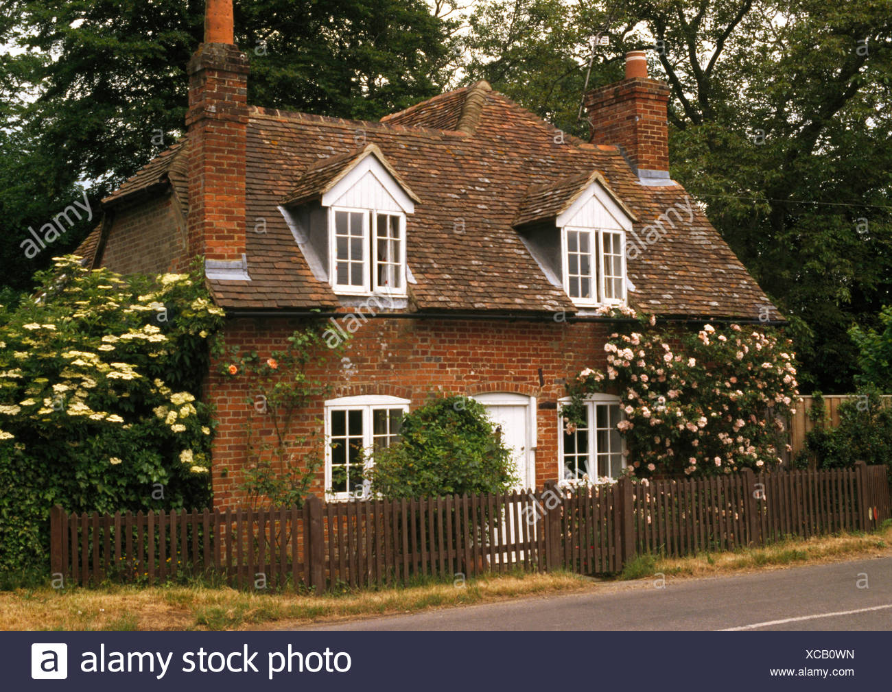 Wooden Picket Fence High Resolution Stock Photography and Images - Alamy